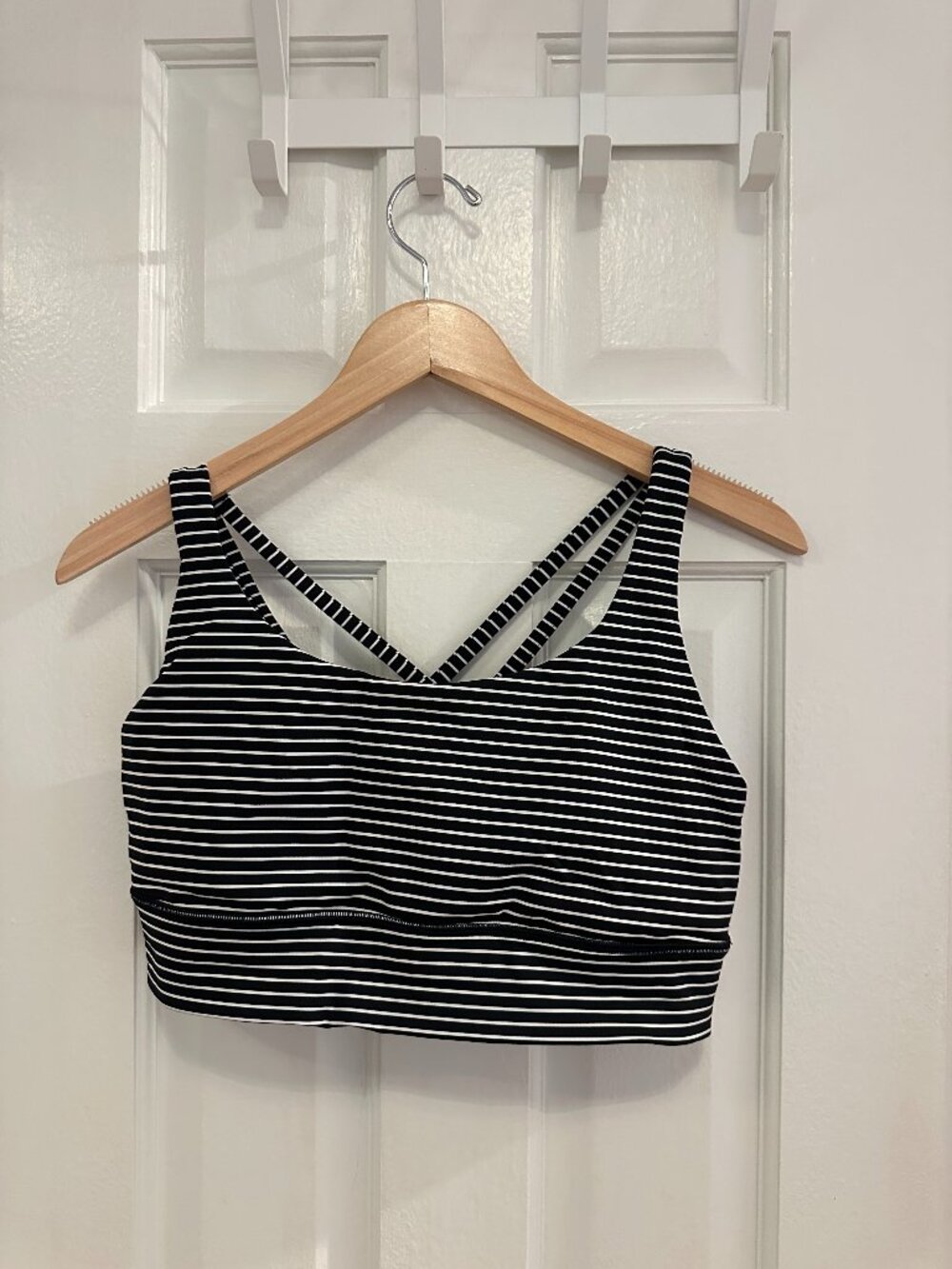 Lululemon Energy Bra Black/White Stripe (Size 12)